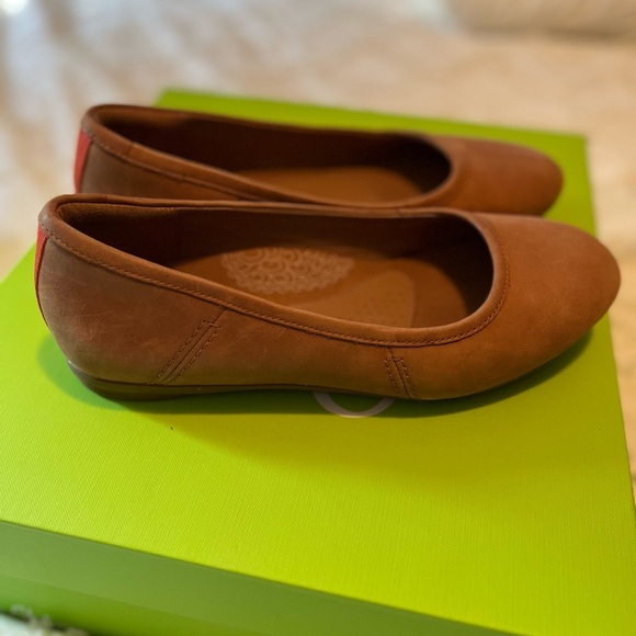 Clark’s Canebay Plain Tan Leather Flats - Picture 15 of 16
